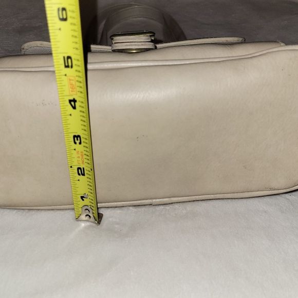 Beige purse - Picture 5 of 9